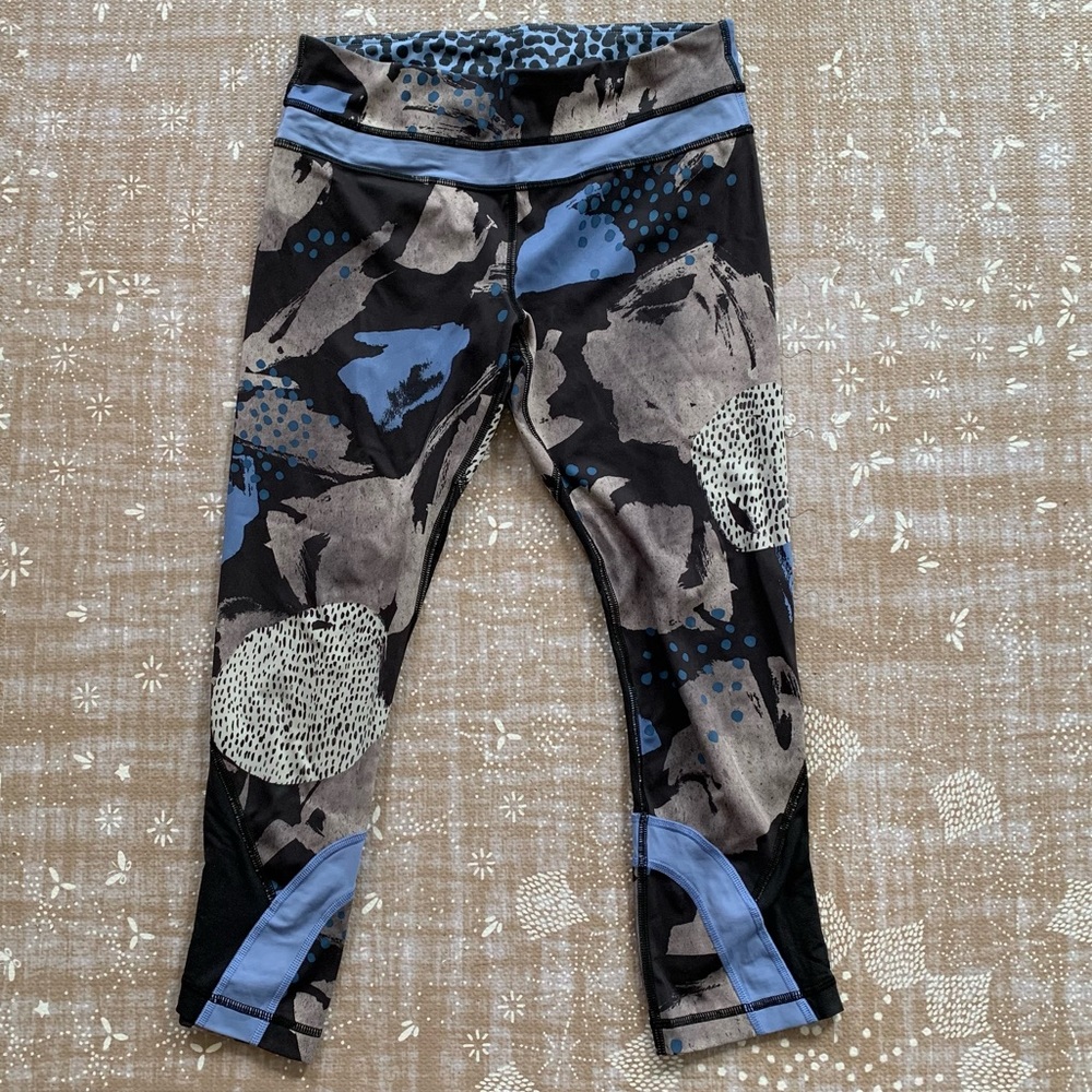 Lululemon
LULULEMON Run Inspire Cropped Printed